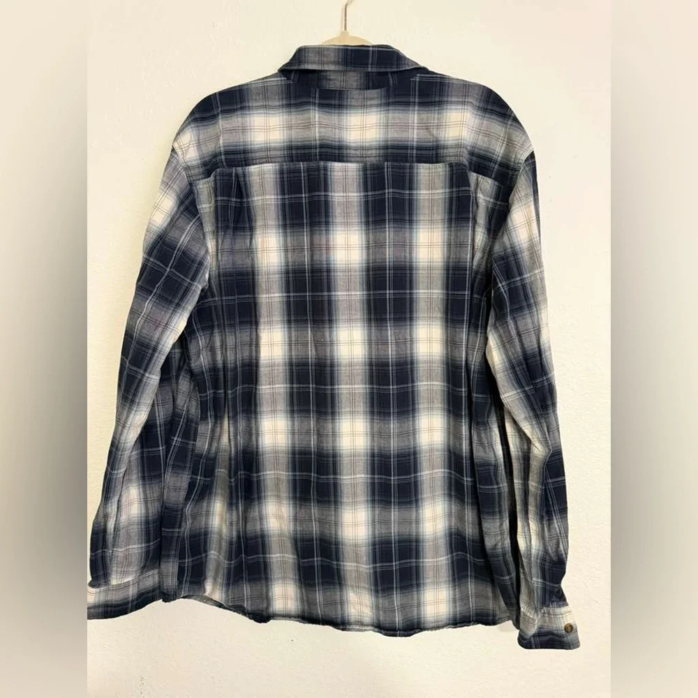 Carhartt Men's Blue and White Plaid Shirt - Picture 5 of 6